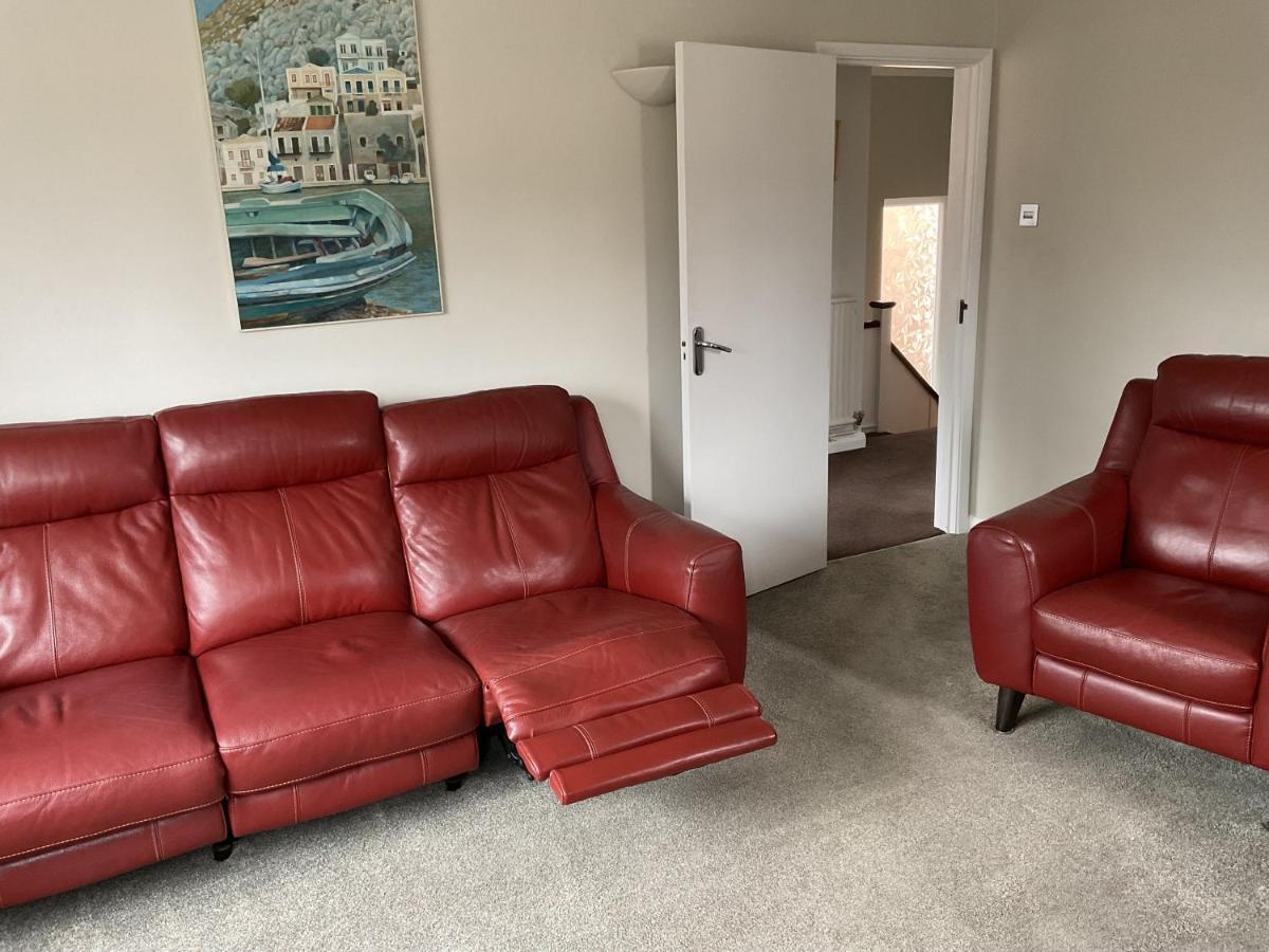 טוויקנהאם Large 2-Bedroom Maisonette With Free Parking מראה חיצוני תמונה