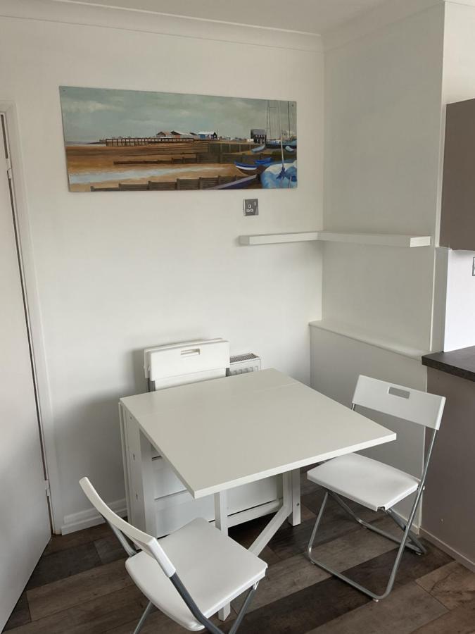 טוויקנהאם Large 2-Bedroom Maisonette With Free Parking מראה חיצוני תמונה