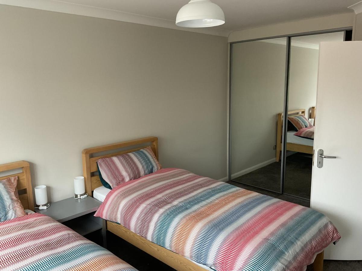 טוויקנהאם Large 2-Bedroom Maisonette With Free Parking מראה חיצוני תמונה